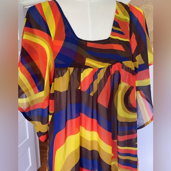 Beach coverup - Picture 2 of 2